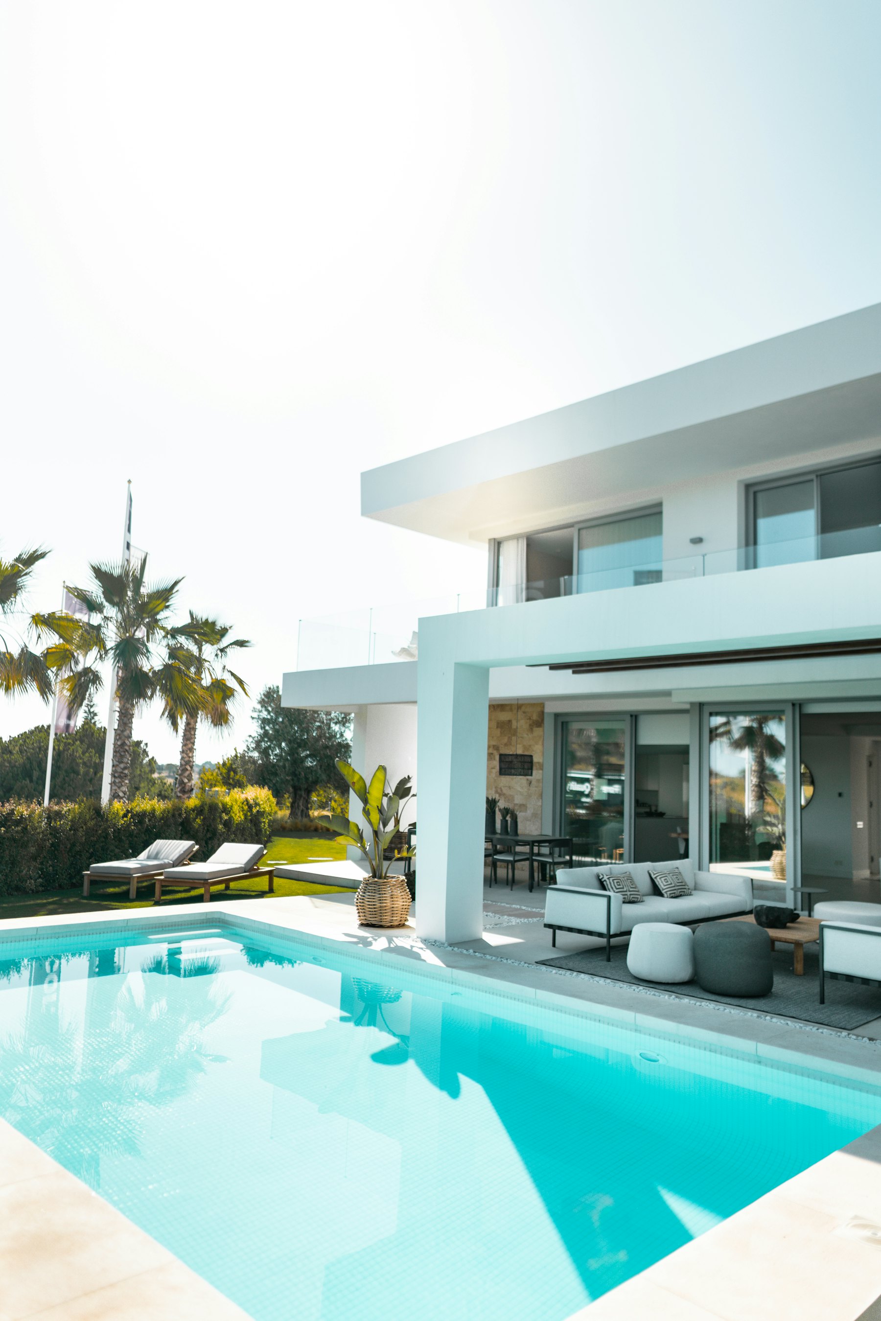 Une propriété contemporaine dans un écrin tropical