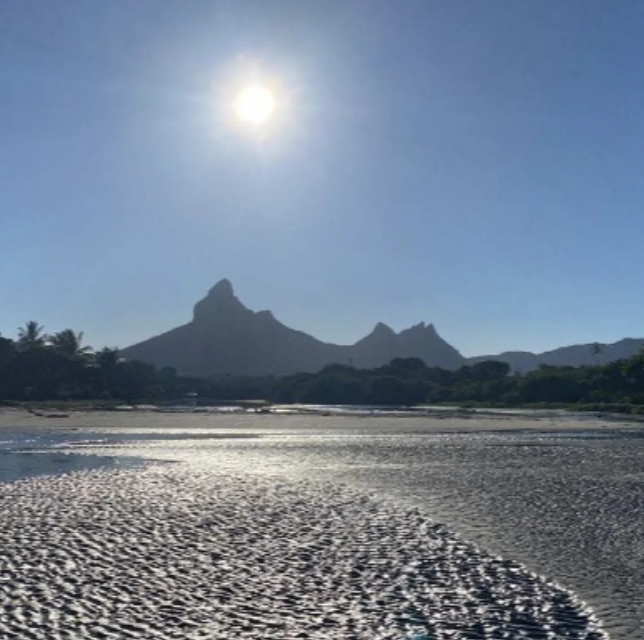 Le Morne au coucher du soleil, à marée basse
